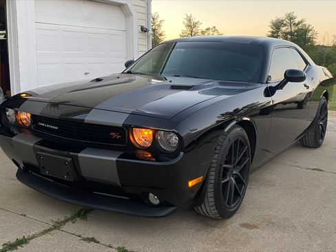 Used 2013 Dodge Challenger R/T Plus image 3