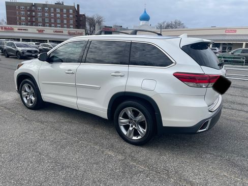 Used 2017 Toyota Highlander Limited Platinum image 5