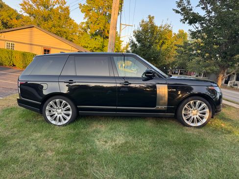 Used 2018 Land Rover Range Rover Long Wheelbase Supercharged image 4