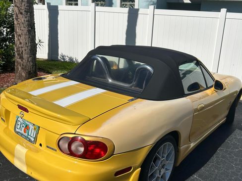 Used 2002 MAZDA MX-5 Miata SE image 3