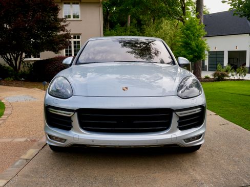 Used 2016 Porsche Cayenne GTS AWD/4WD image 6
