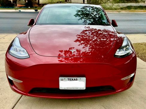 Used 2024 Tesla Model Y Long Range image 4