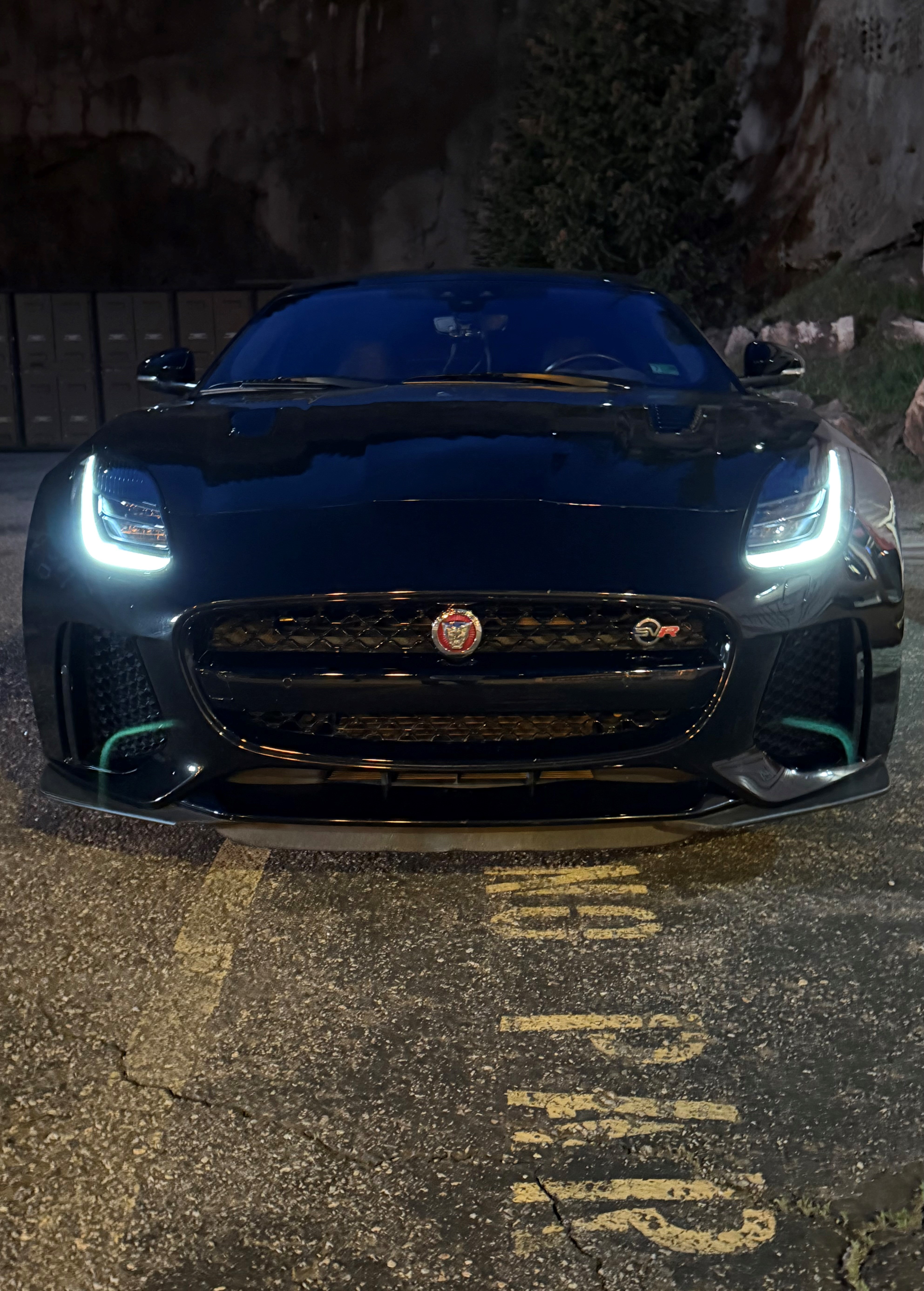 Used 2020 Jaguar F-TYPE SVR AWD/4WD image 5