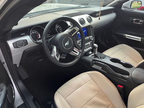 Used 2016 Ford Mustang Premium image 12