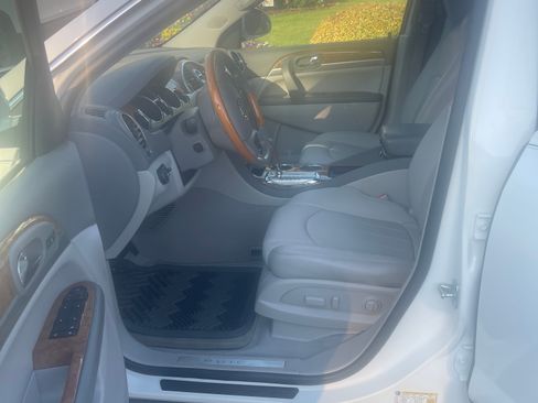 Used 2012 Buick Enclave Premium FWD image 2