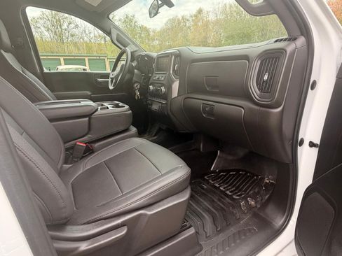 Used 2023 GMC Sierra 3500 Pro w/ Gooseneck/5TH Wheel Package AWD/4WD image 13