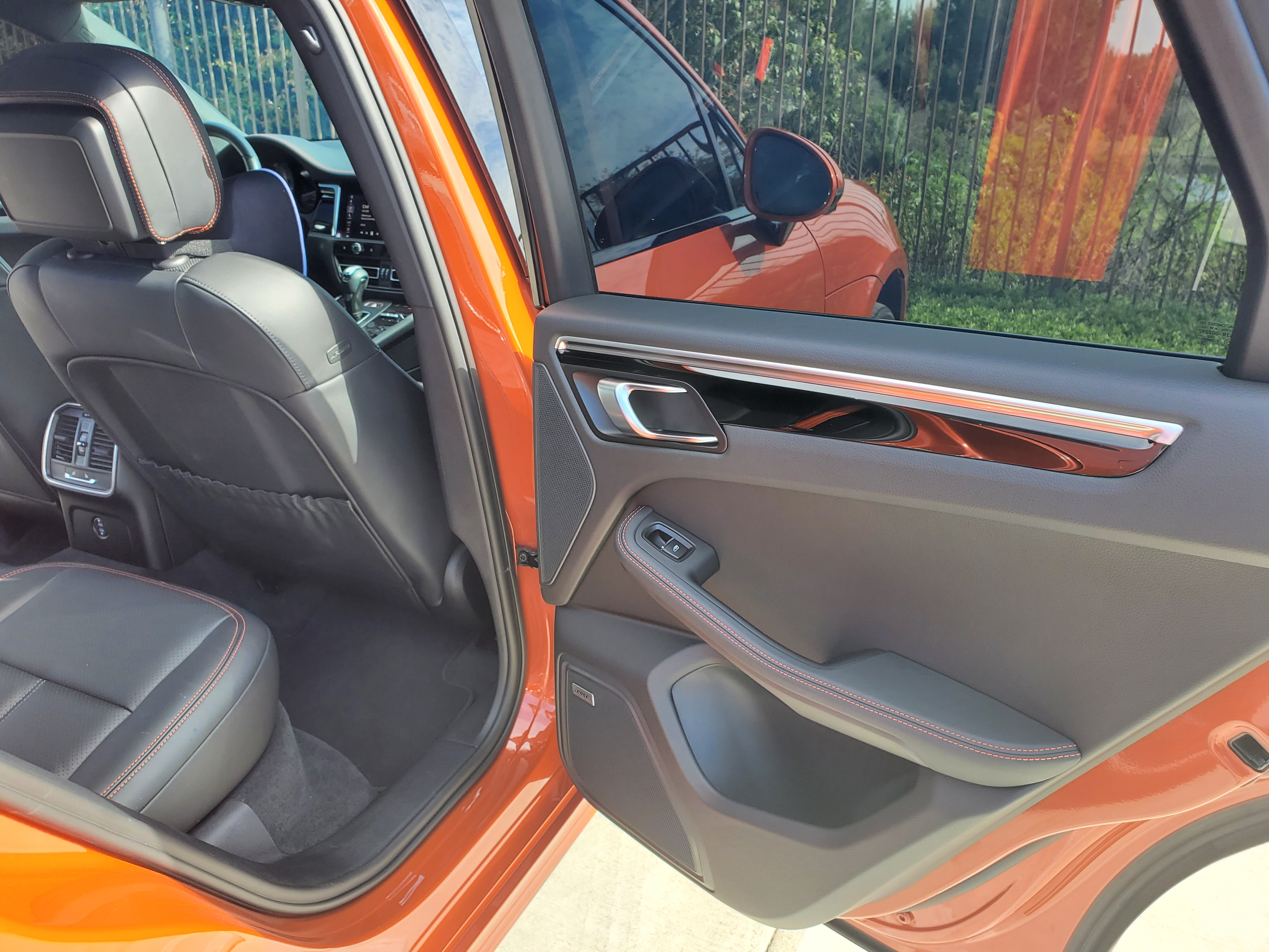 Used 2022 Porsche Macan S AWD/4WD image 16