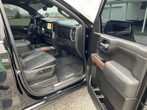Used 2021 Chevrolet Silverado 1500 High Country w/ Technology Package AWD/4WD image 16
