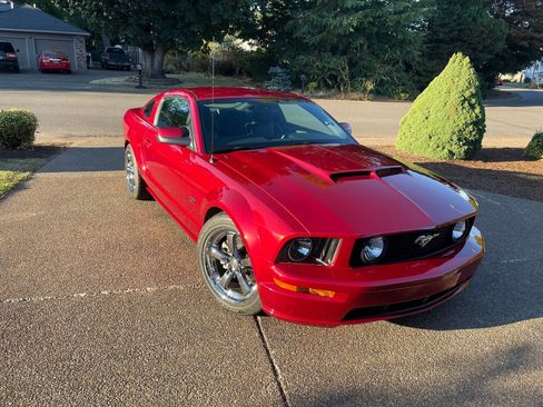 Used 2006 Ford Mustang GT Premium RWD image 5