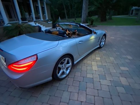 Used 2013 Mercedes-Benz SL 550 image 11