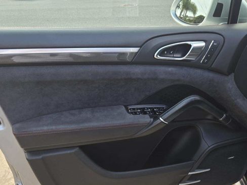 Used 2013 Porsche Cayenne GTS image 8
