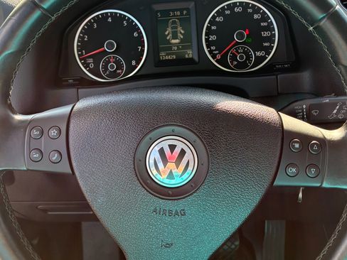 Used 2010 Volkswagen Tiguan SE image 23