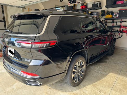 Used 2021 Jeep Grand Cherokee L Overland w/ Advanced Protech Group III image 8