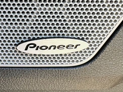 Used 2015 Chevrolet Equinox LTZ image 18