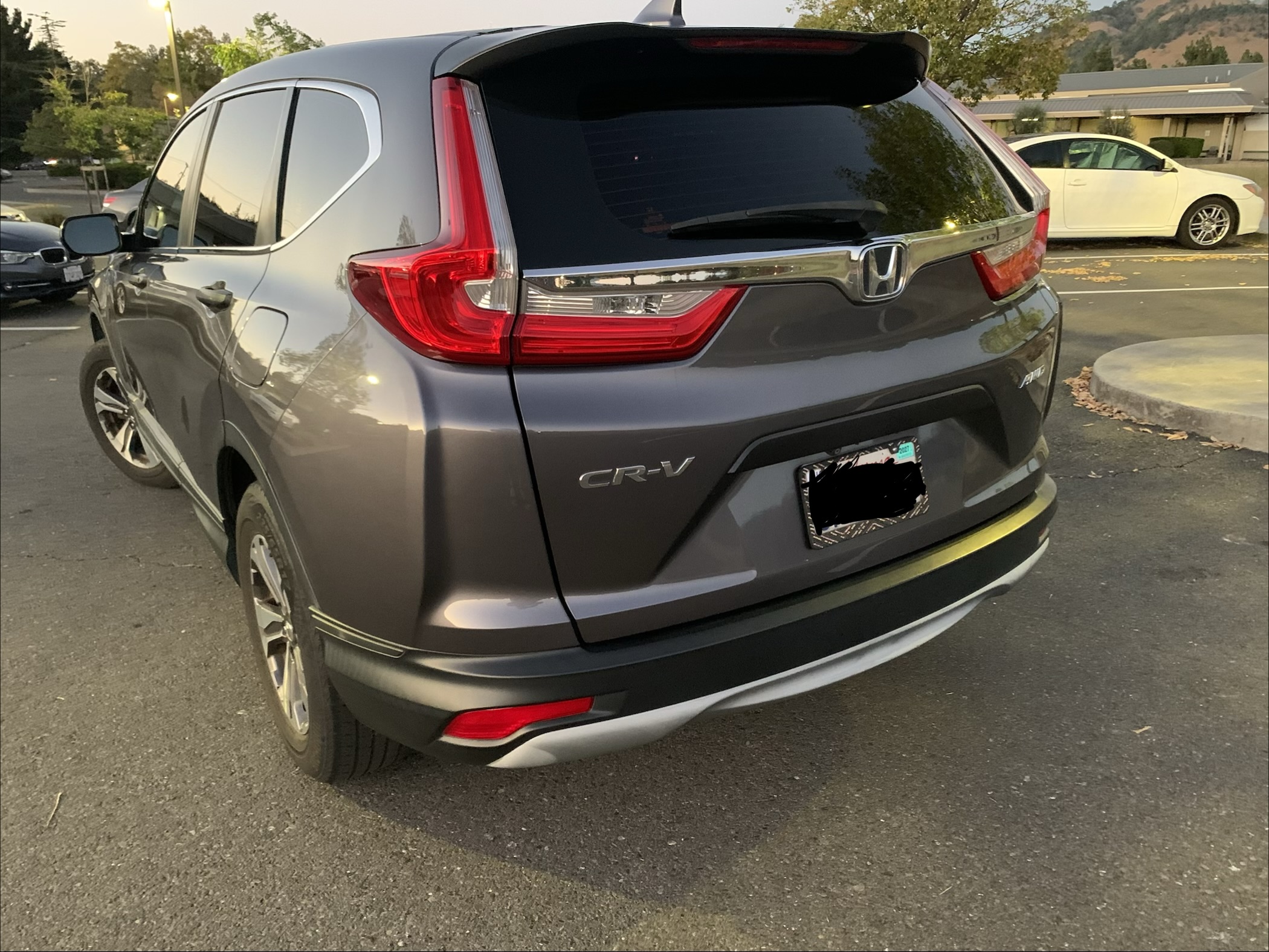Used 2017 Honda CR-V LX image 2