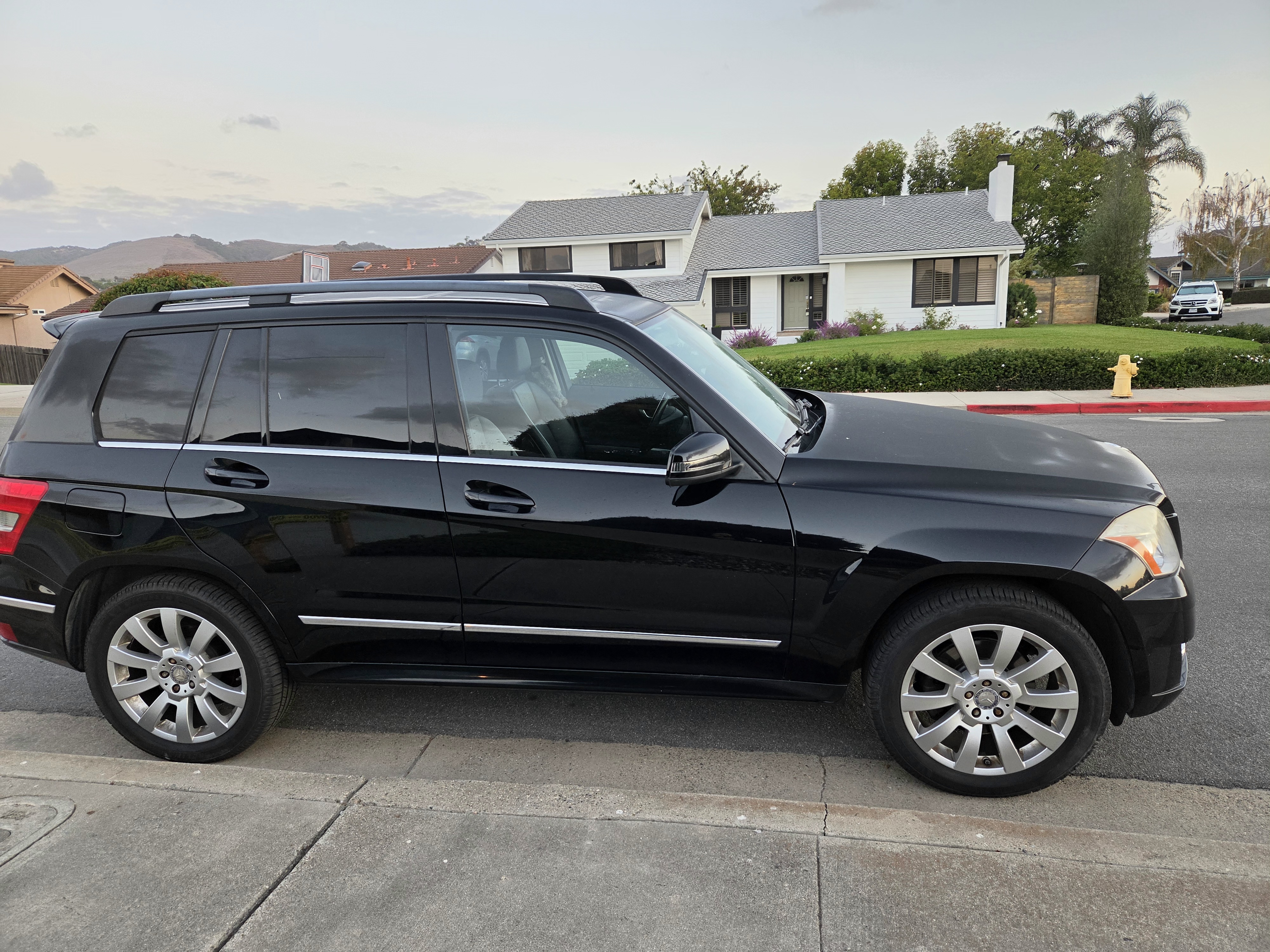 Used 2012 Mercedes-Benz GLK 350 2WD image 1