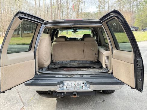 Used 1999 GMC Suburban 4WD w/ Marketing Opt Pkg 3 image 30