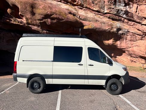 Used 2024 Mercedes-Benz Sprinter 2500 image 1