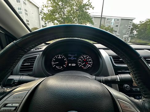 Used 2014 Nissan Altima 2.5 SV FWD image 8