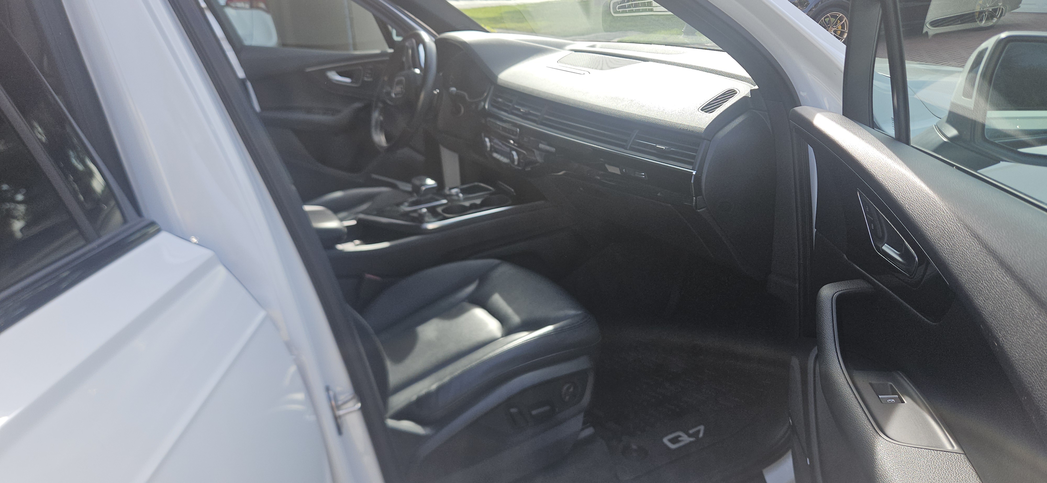 Used 2019 Audi Q7 3.0T Premium Plus w/ Premium Plus Package AWD/4WD image 6