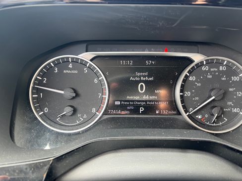 Used 2022 Nissan Pathfinder SV w/ SV Premium Package image 5