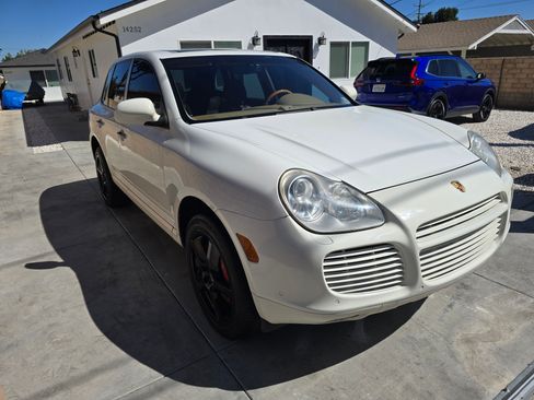 Used 2006 Porsche Cayenne Turbo S image 13