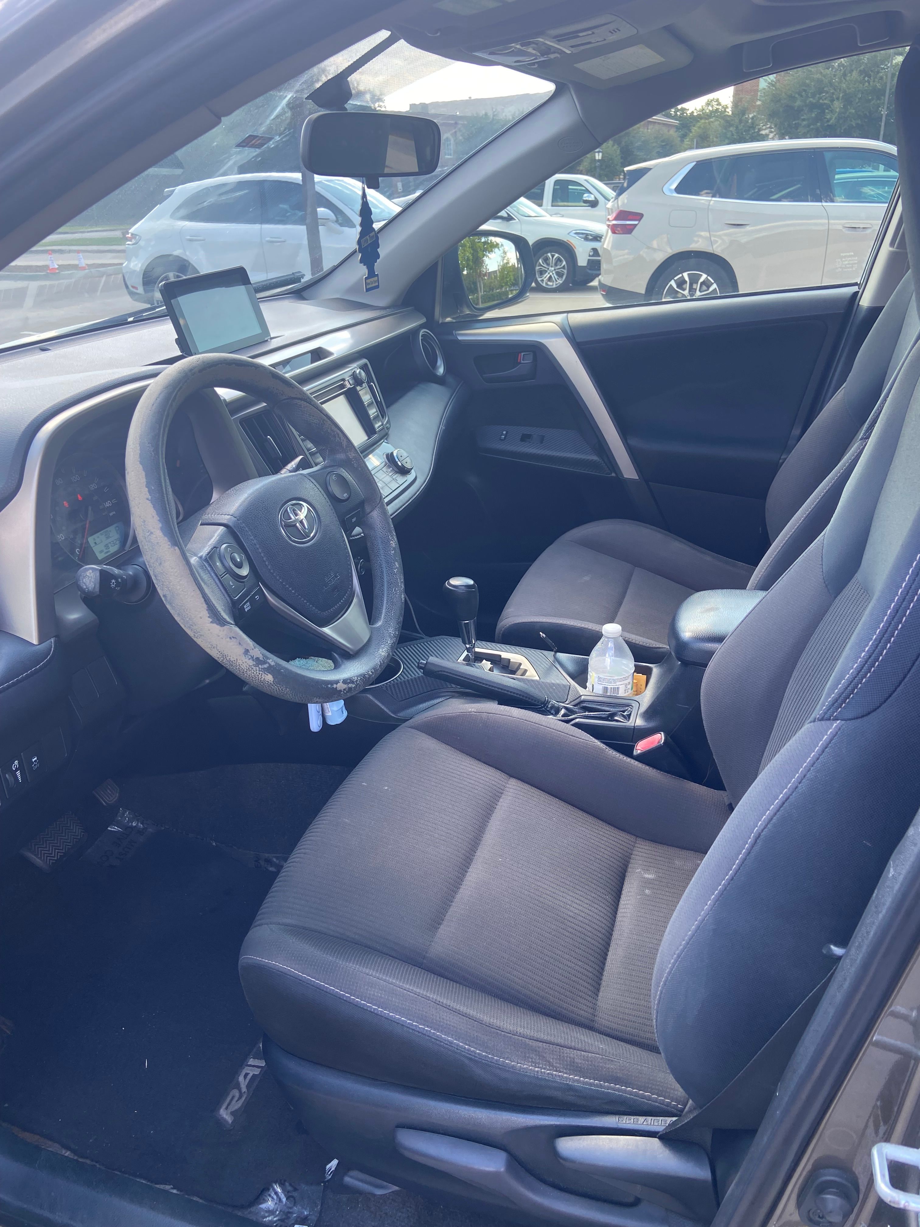Used 2013 Toyota RAV4 XLE FWD image 4