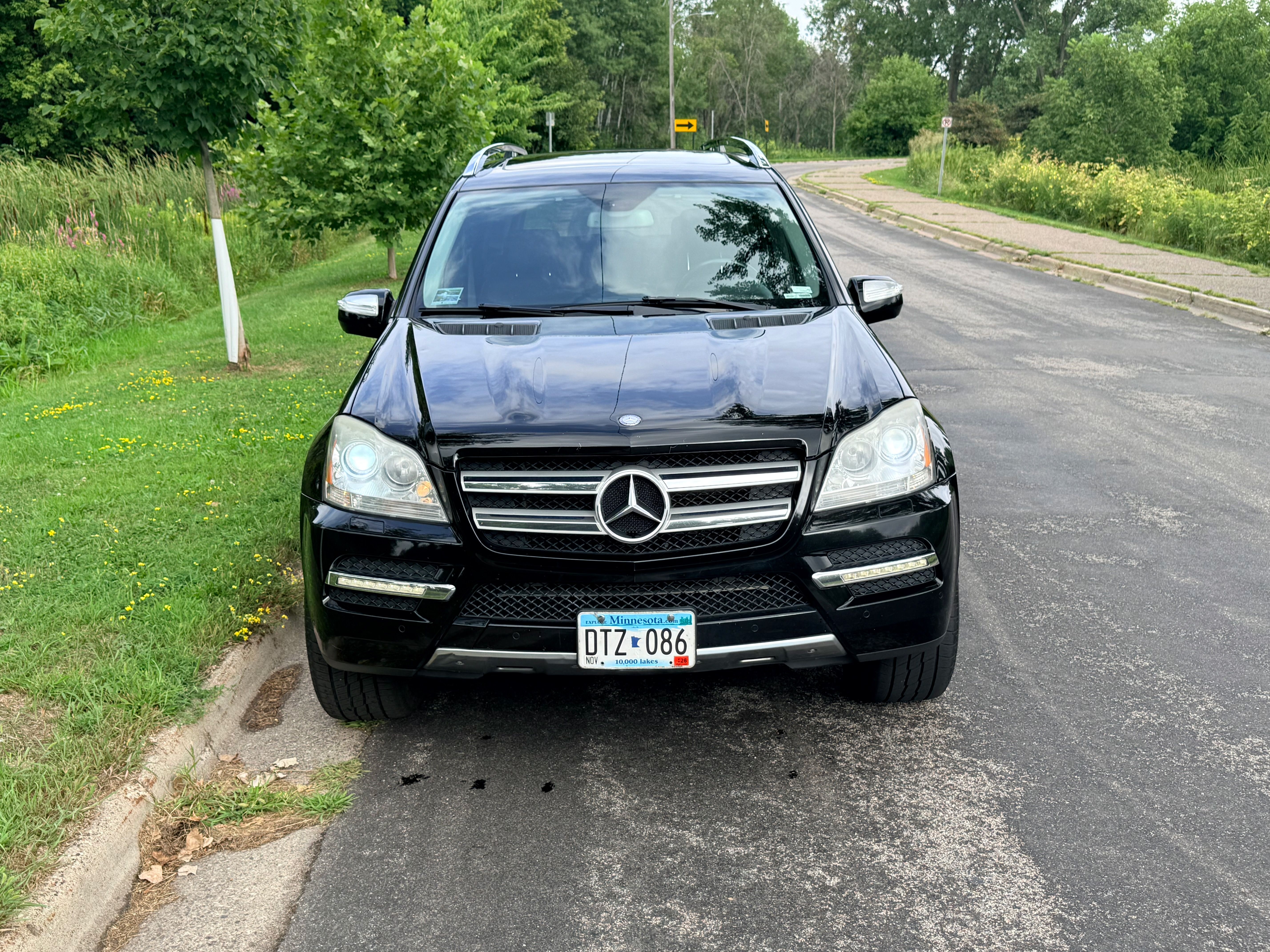 Used 2010 Mercedes-Benz GL 450 4MATIC image 4