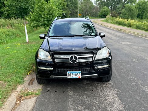 Used 2010 Mercedes-Benz GL 450 4MATIC image 4