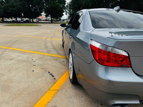 Used 2006 BMW M5 RWD image 6