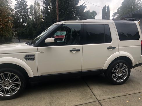 Used 2010 Land Rover LR4 HSE LUX image 9