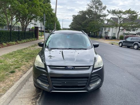 Used 2015 Ford Escape SE w/ Equipment Group 201A FWD image 1