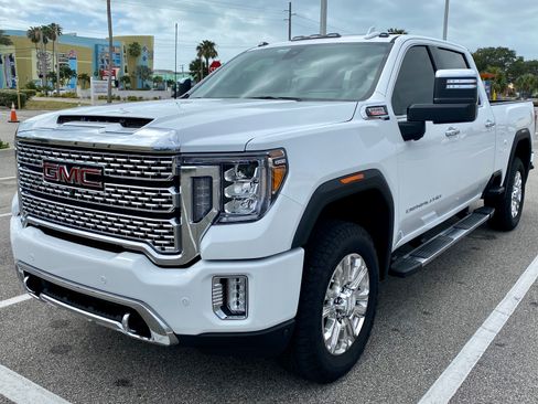 Used 2020 GMC Sierra 2500 Denali w/ Denali Ultimate Package AWD/4WD image 1