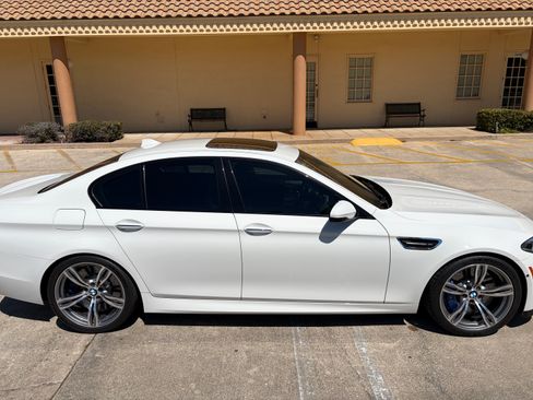 Used 2014 BMW M5 Sedan 4D image 5