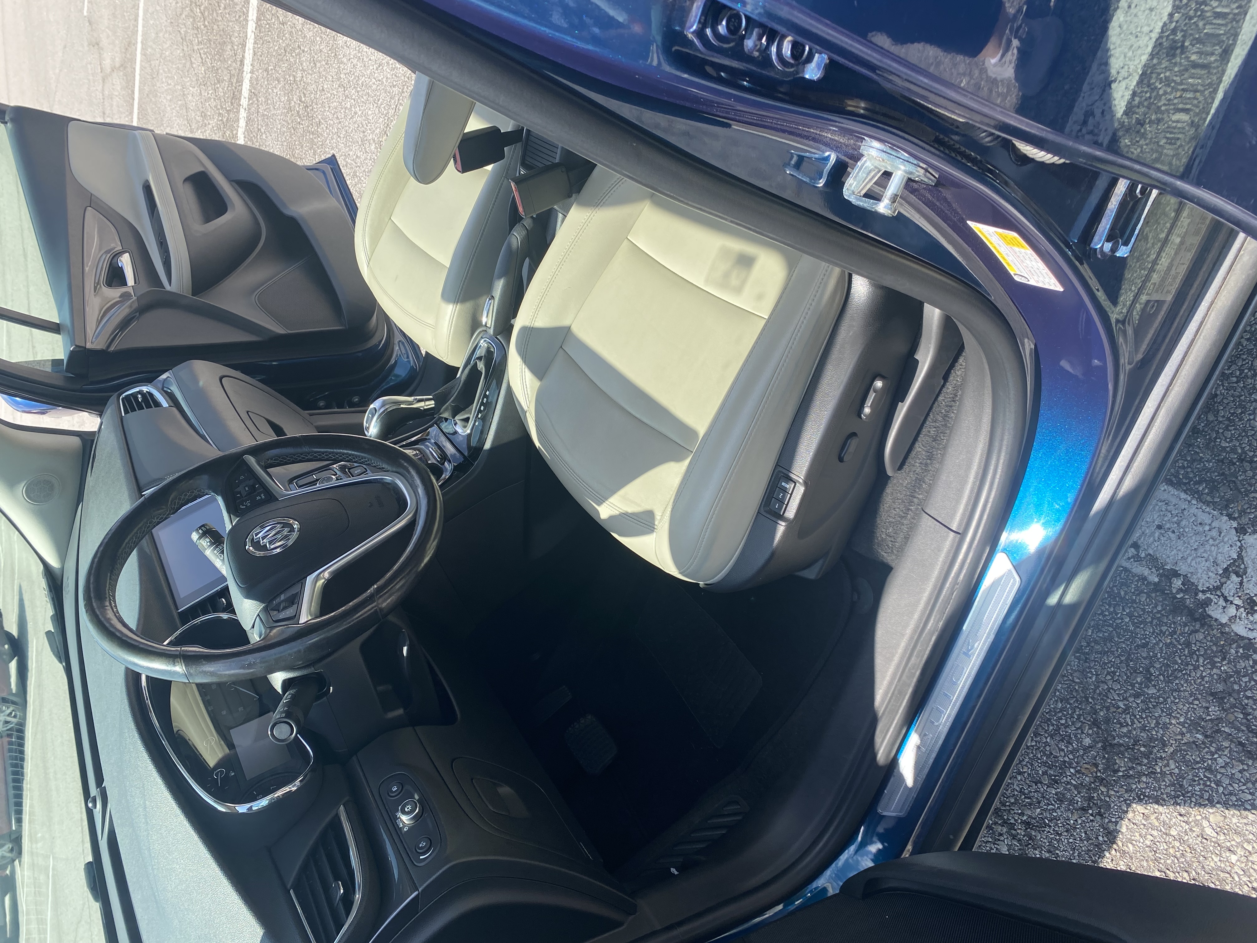 Used 2019 Buick Encore Essence w/ Experience Buick Package FWD image 19