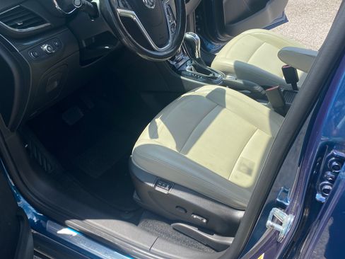 Used 2019 Buick Encore Essence w/ Experience Buick Package FWD image 19
