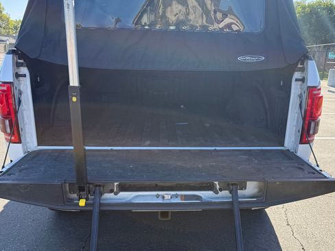 Used 2017 Ford F150 Lariat w/ Equipment Group 502A Luxury AWD/4WD image 17