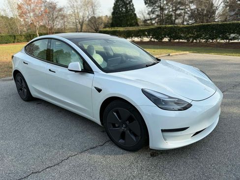 Used 2022 Tesla Model 3 Long Range image 1