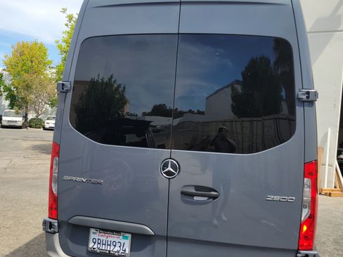 Used 2021 Mercedes-Benz Sprinter 2500 image 6