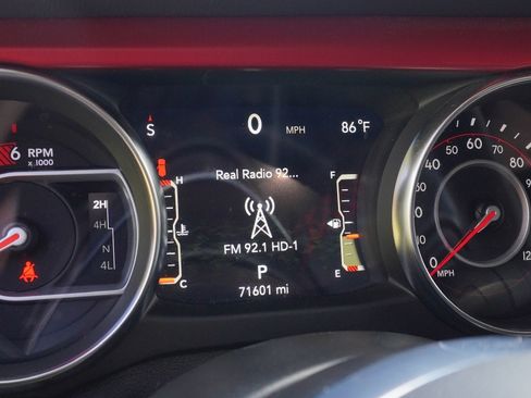 Used 2021 Jeep Wrangler Unlimited Rubicon AWD/4WD image 12