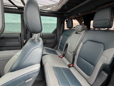 Used 2025 Ford Bronco 4-Door AWD/4WD image 22