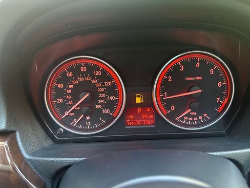 Used 2011 BMW 328i xDrive Sedan AWD/4WD image 13