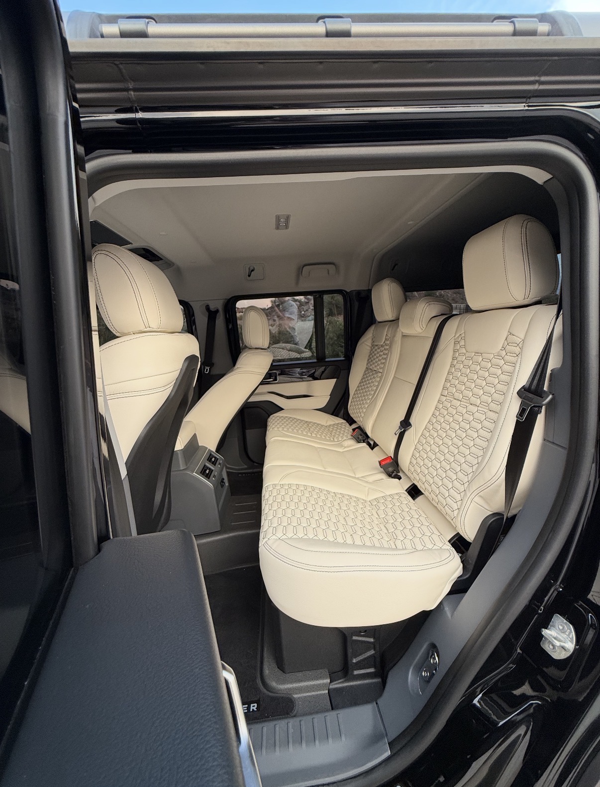 Used 2024 INEOS Grenadier Station Wagon AWD/4WD image 2