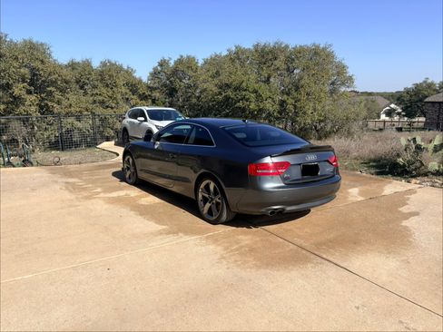 Used 2010 Audi A5 2.0T Premium Plus w/ Premium Plus Pkg image 8