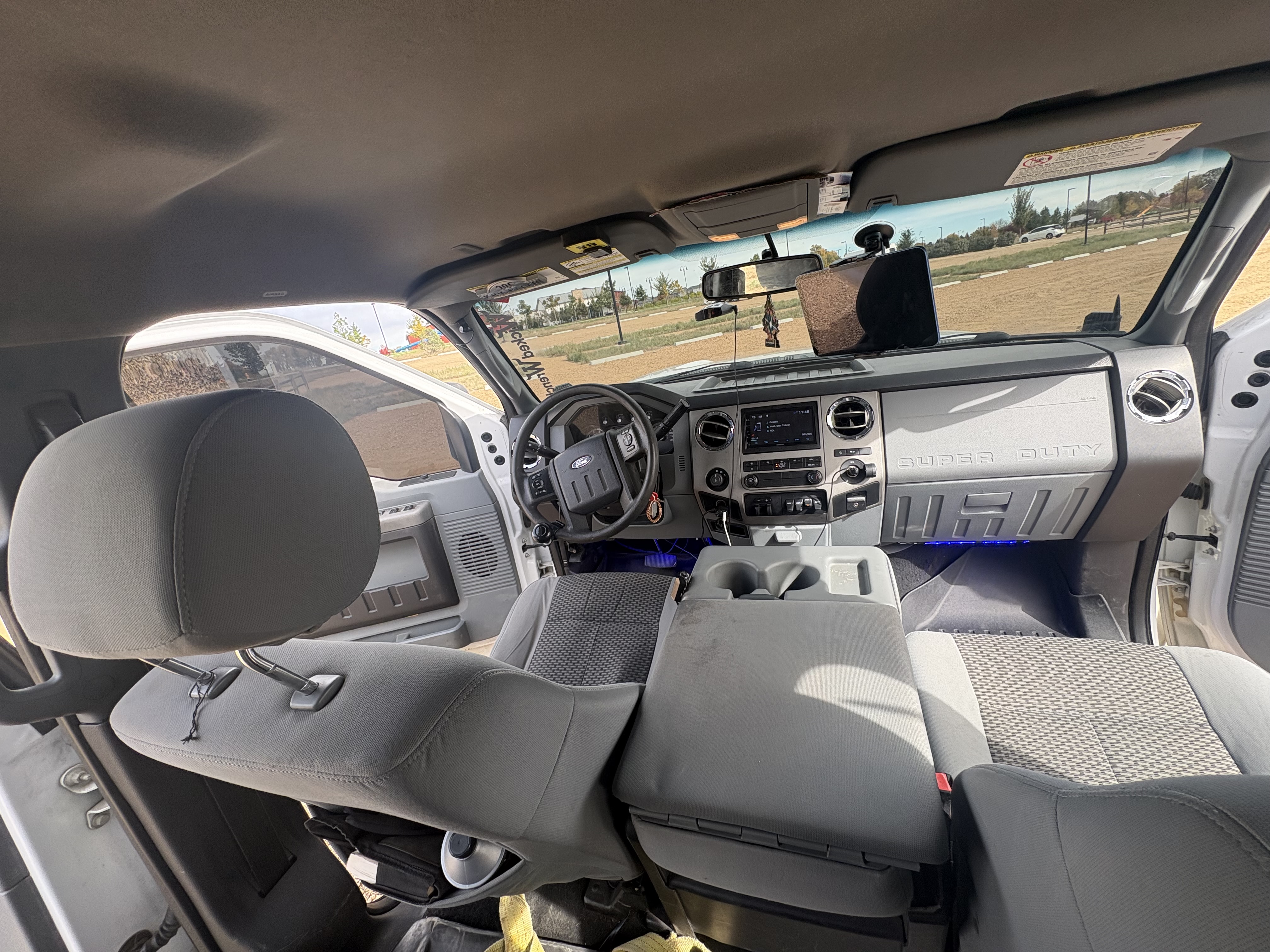 Used 2015 Ford F250 XLT w/ FX4 Off-Road Package AWD/4WD image 13