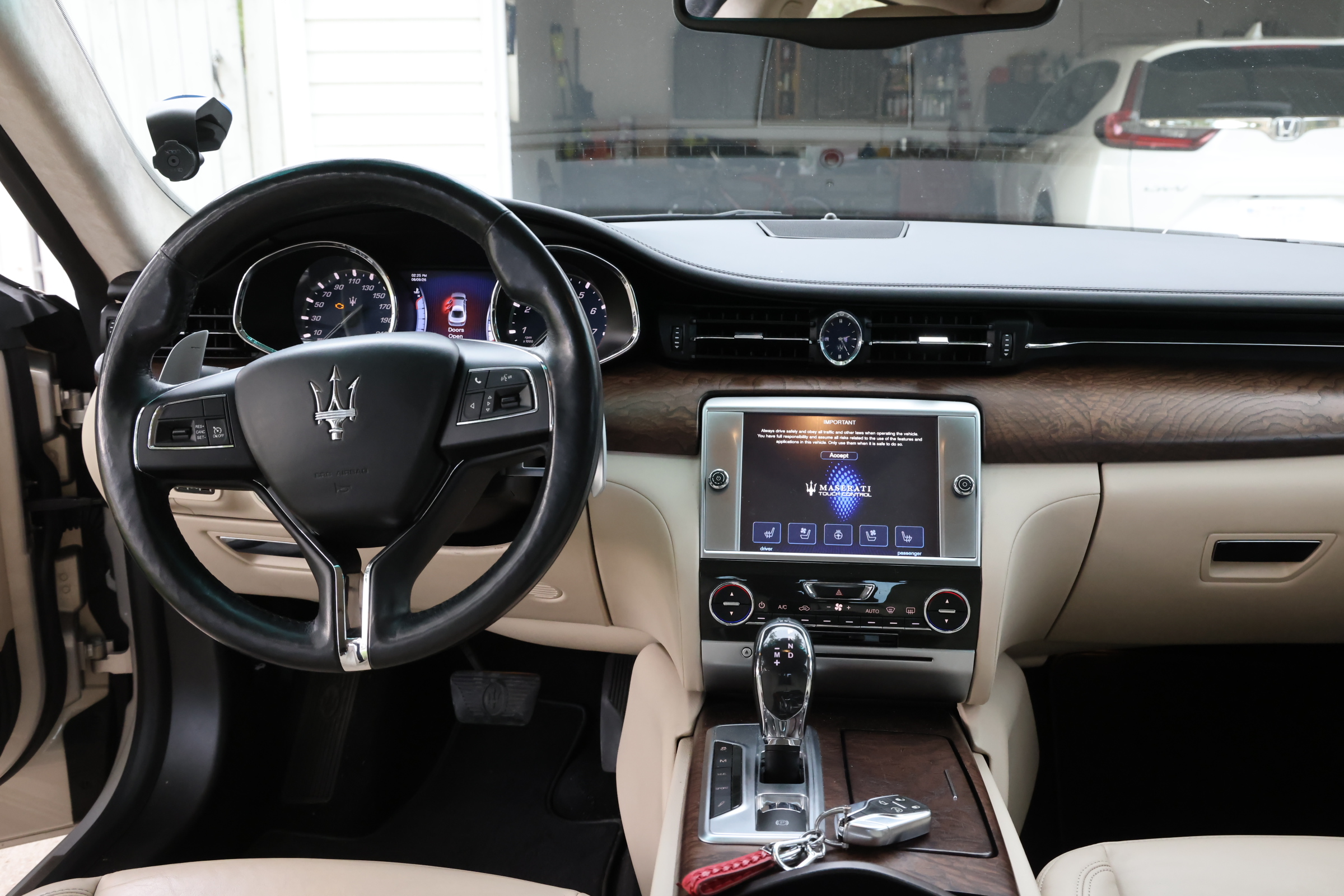 Used 2014 Maserati Quattroporte GTS RWD image 25