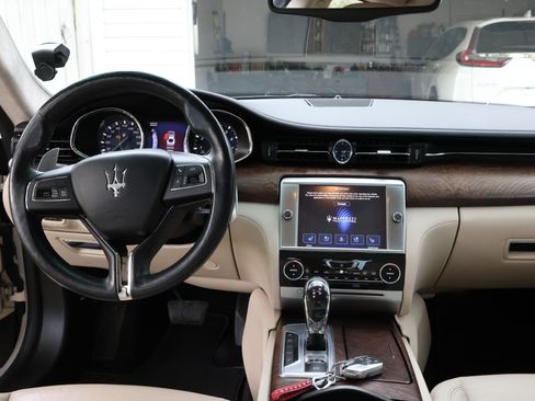 Used 2014 Maserati Quattroporte GTS RWD image 25