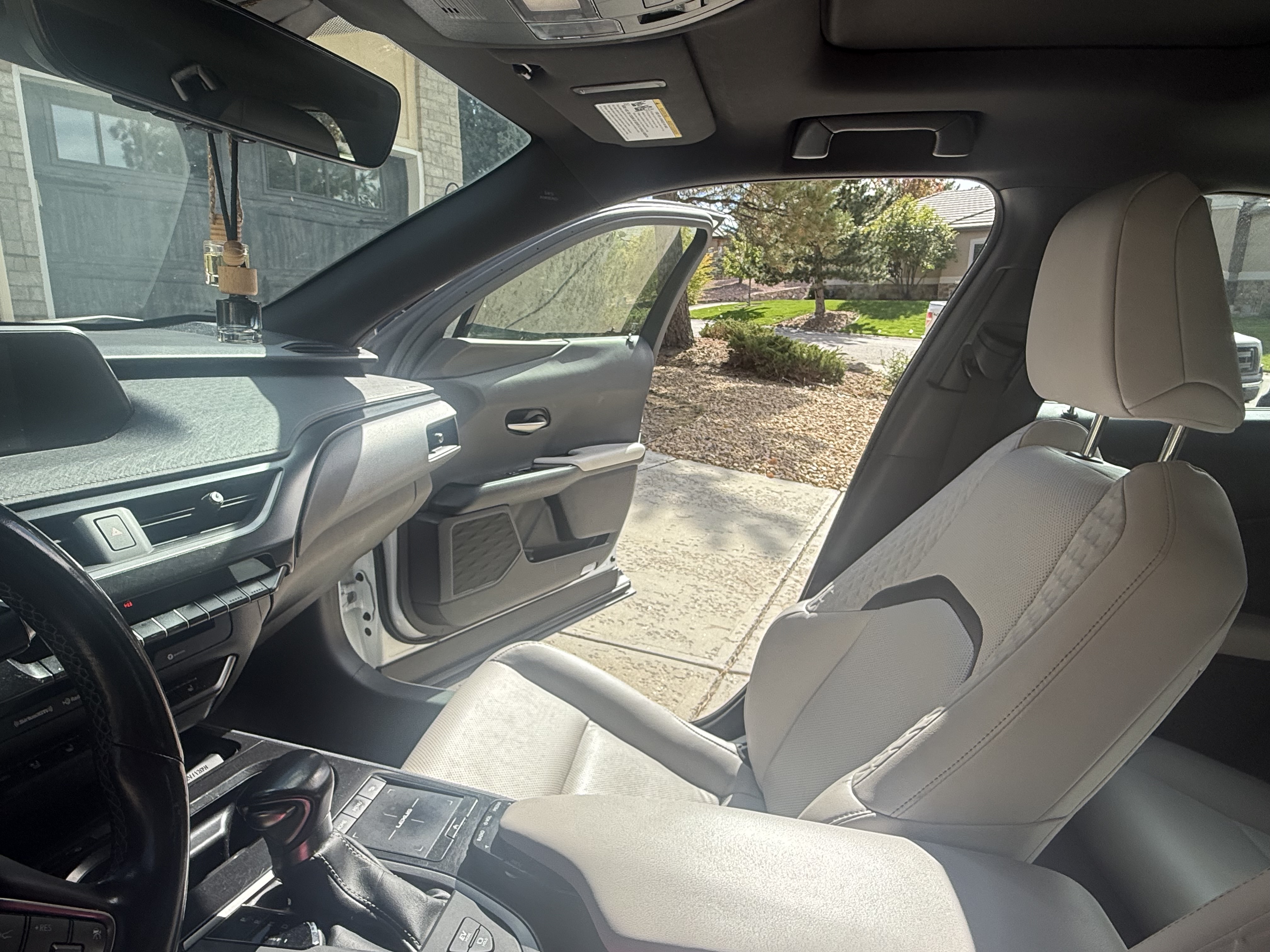 Used 2022 Lexus UX 250h w/ Premium Package AWD/4WD image 13