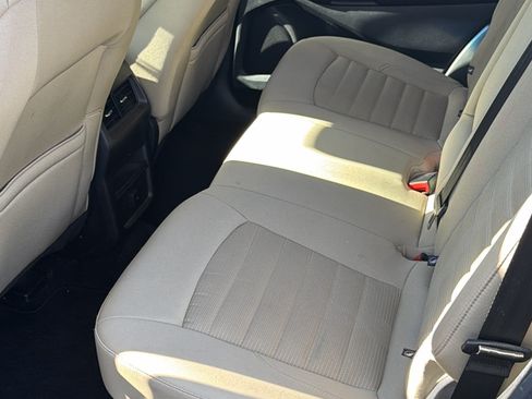 Used 2017 Ford Edge SEL FWD image 18