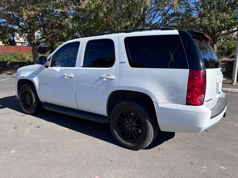 Used 2007 GMC Yukon SLT w/ SLT Preferred Equipment Group AWD/4WD image 4